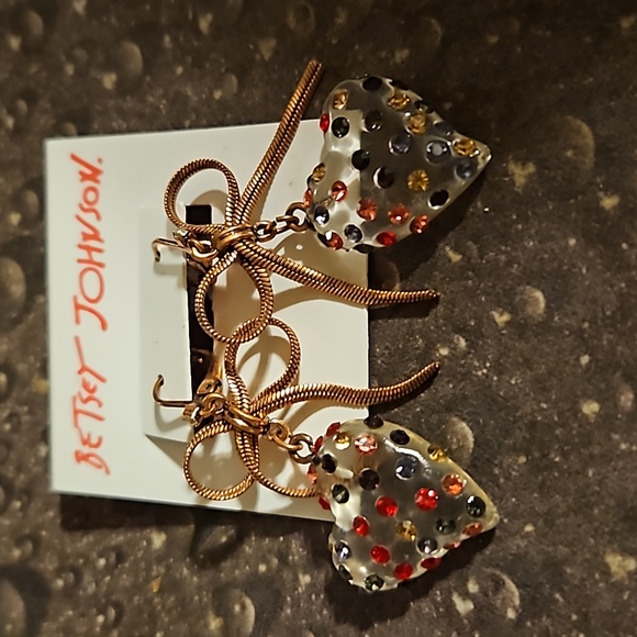 NOC Betsey Johnson Lucite Red Black Rhinestone Heart Leverback Earrings - Picture 2 of 3